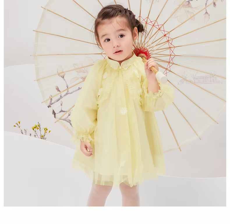 Vestido Chiffon Flores – Elegância e Leveza Atemporal