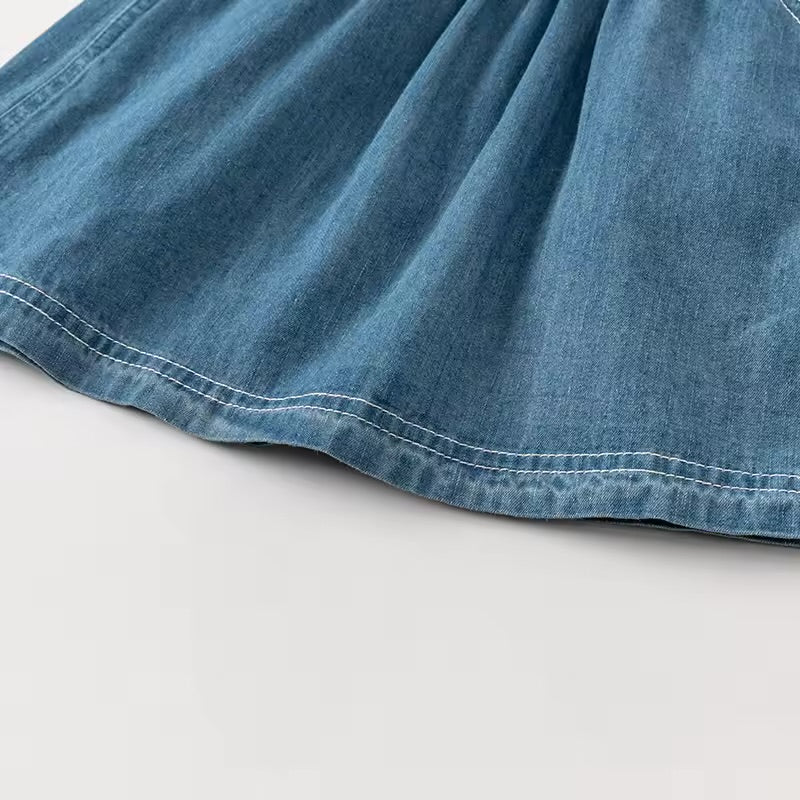 Jardineira Jeans Bordada