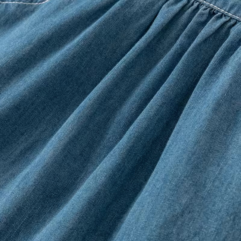 Jardineira Jeans Bordada