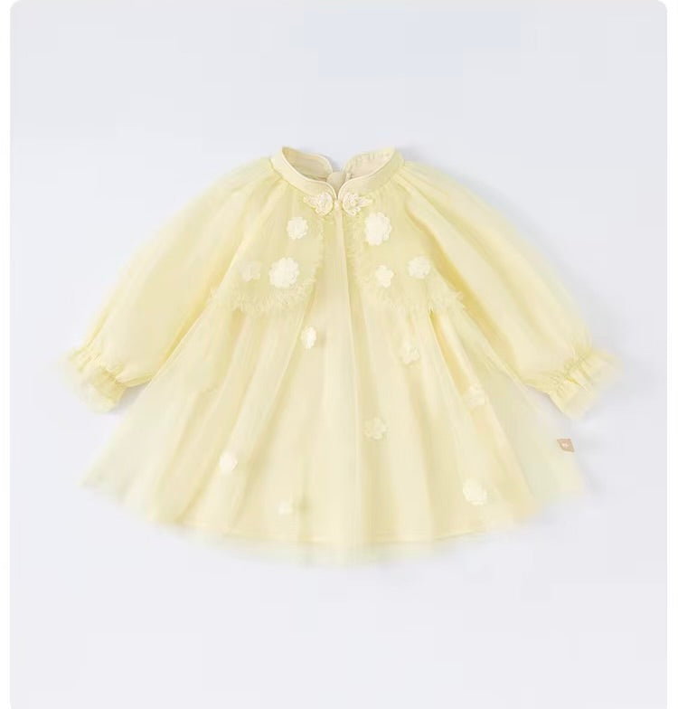 Vestido Chiffon Flores – Elegância e Leveza Atemporal