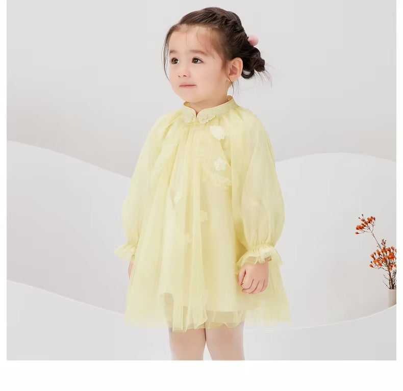 Vestido Chiffon Flores – Elegância e Leveza Atemporal