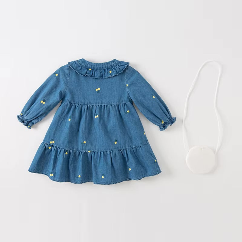 Vestido Jeans Bordado com Babados
