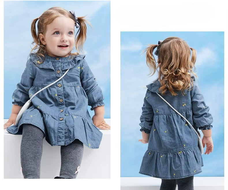 Vestido Jeans Bordado com Babados